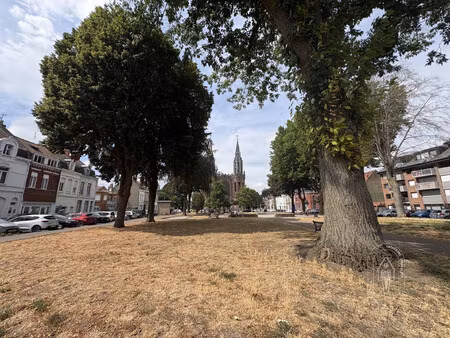 superbe t2 avec extérieur et parking - armentières centre vill