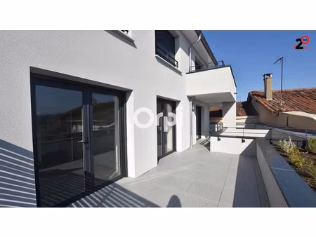 location appartement 3 pièces 74.2 m² à saint-laurent-de-chamousset (69930)  925 €