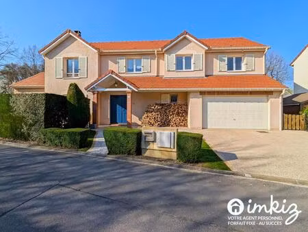 maison familiale d'exception  jardin et garage