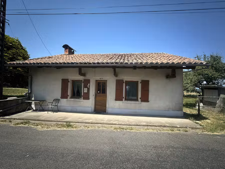 maison en pierre avec dépendances