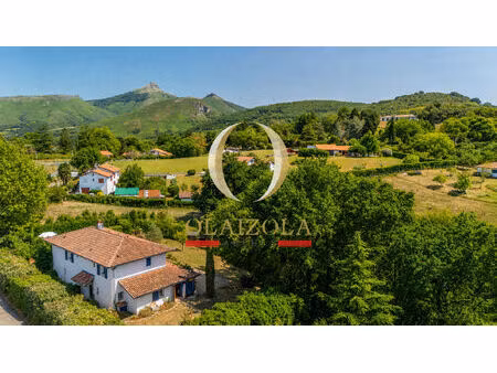 urrugne - maison familiale de caractère avec piscine et vaste terrain vue rhune.
