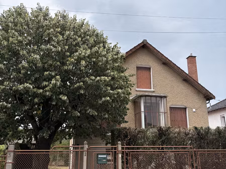 à louer maison f4 lumineuse avec garage et jardin clos à v