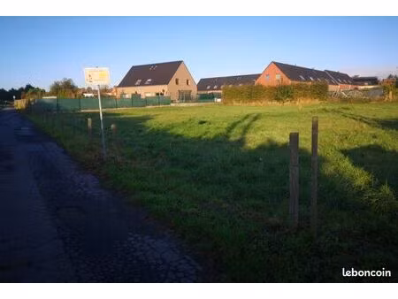 terrain à louer ou à vendre
