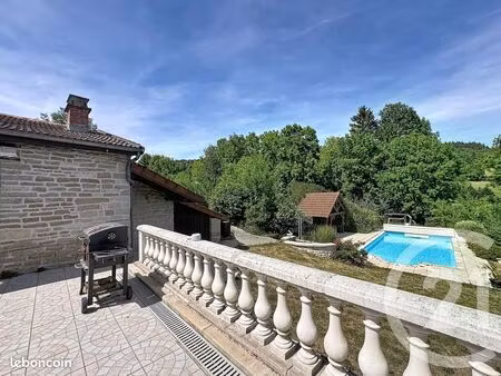 propriété 7 pièces 213 m²