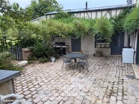 maison 9 pièces 214 m²