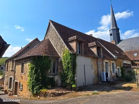 charmante maison de village avec dépendance et jardin avec vue sur la forêt