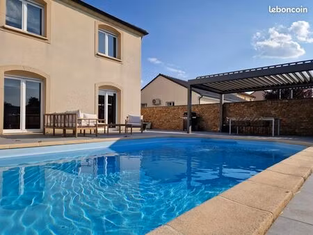 maison contemporaine avec piscine