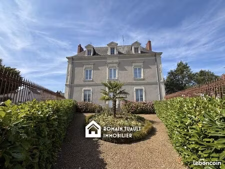 maison 8 pièces 226 m²