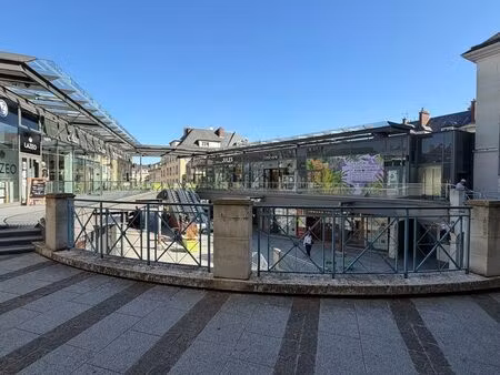 à louer – local commercial 38 m² – hyper centre de compiègne