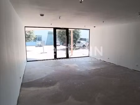 local commercial 50 m² ploeren