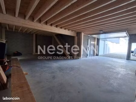 local 208 m² auray
