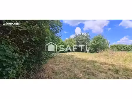 terrain 1645 m² mont-saint-eloi