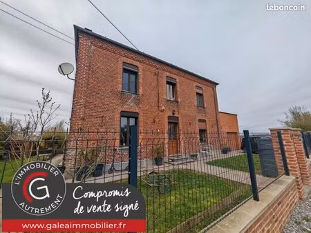 maison 8 pièces 155 m²