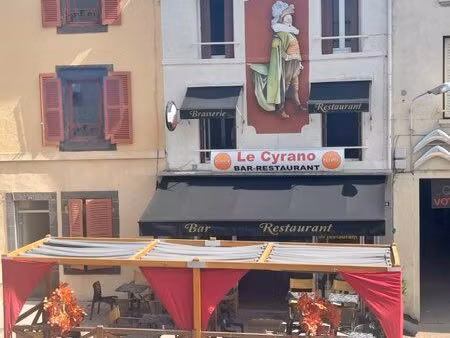 bar & restaurant