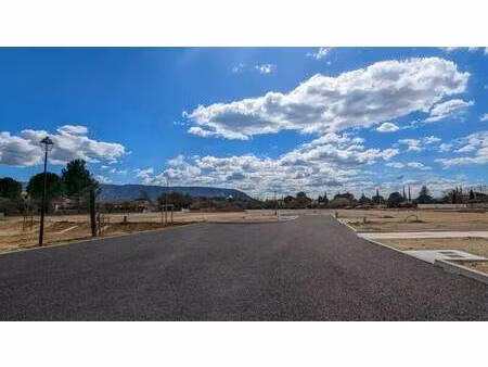 terrain constructible viabilisé à vendre