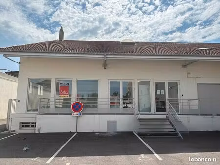 bureaux 617 m²
