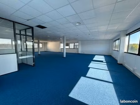 bureaux 256 m²