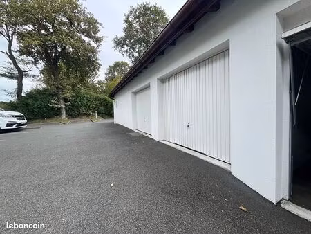 parking/box 16 m² anglet