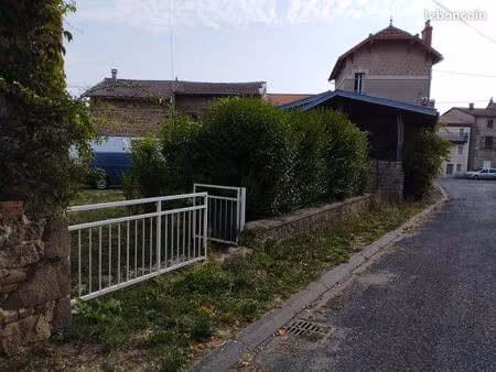 maison à domaize avec grange et jardin