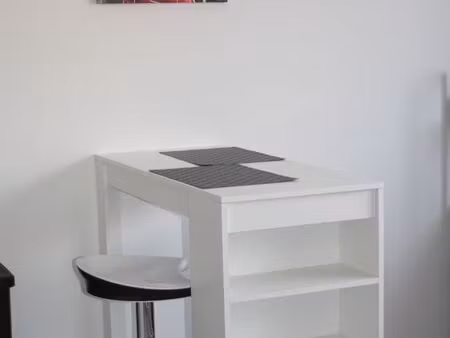 location studio meublé