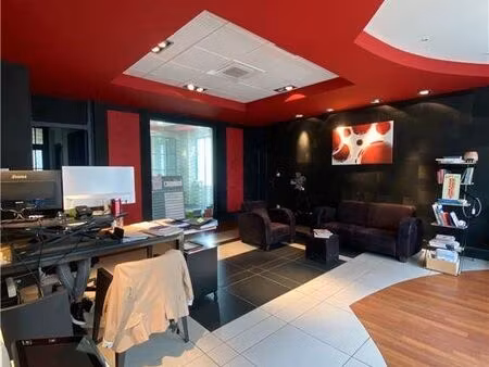 local commercial 86 m²
