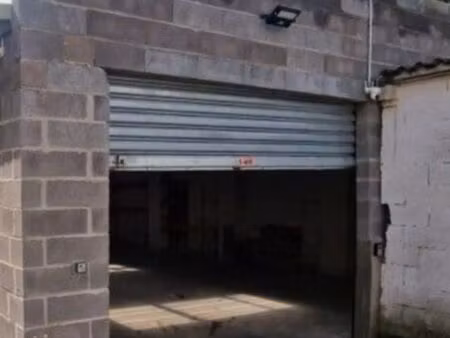 hangar 170m2