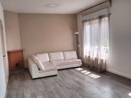 maison semi-individuelle 84.81 m2 env. quartier golf
