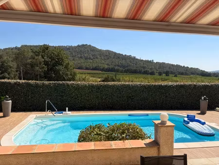 pierrefeu du var rare sur le secteur villa t4 de plain-pied avec piscine et garage