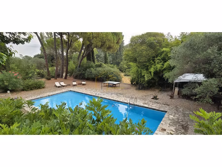 maison de campagne avec piscine et tennis