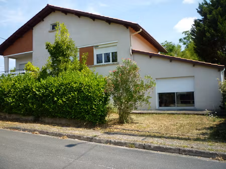 grande maison en pierre de 170 m2 deux appartements indépe