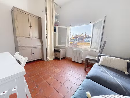studio/t1 près de la mairie