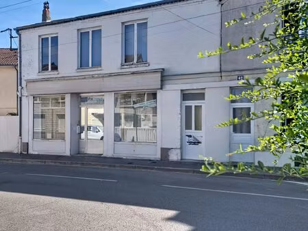 à vendre – locaux professionnels à usage de bureaux – laon (ville basse)