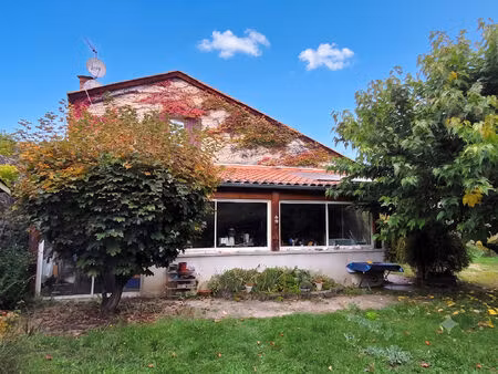 charmante maison en pierre f5 avec terrain