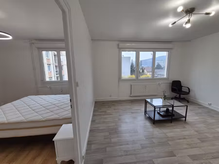 2 pièces ambilly à 1108eur