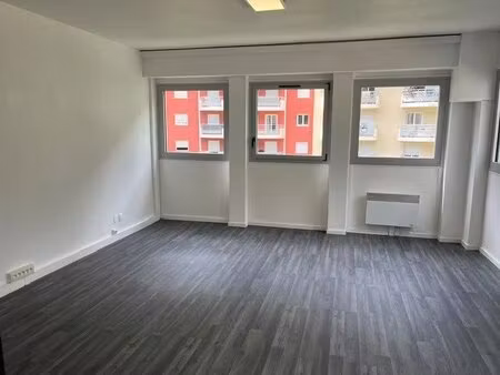 a louer - bureaux 85m2 parking possible - bas fabron