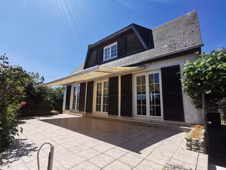 maison familiale avec jardin et sous-sol complet