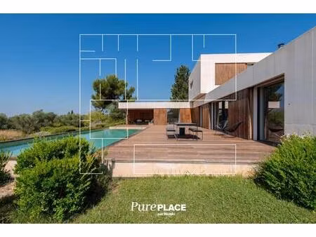 aix-en-provence – une signature architecturale face à l'un des plus beaux panoramas de pro