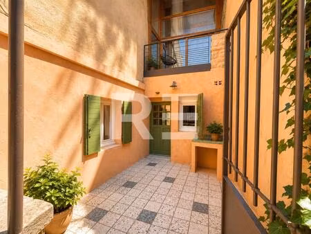 maison de village rénovée au pied du mont ventoux