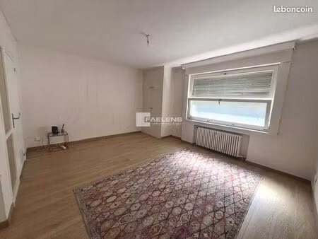 bureau 45 m²