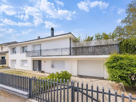 maison marly - 6 chambres - 2 salles de bains - 2 garages - jardin - entièrement rénovée
