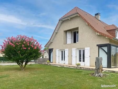 maison 5 pièces 180 m²