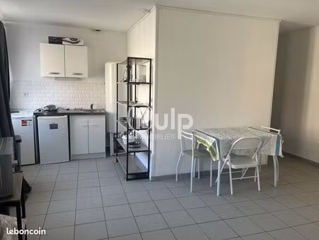 studio 1 pièce 27 m²