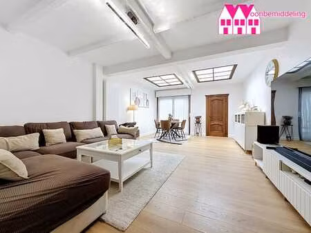 denderleeuw : maison rénovée comprenant 4 chambres  2 sal...