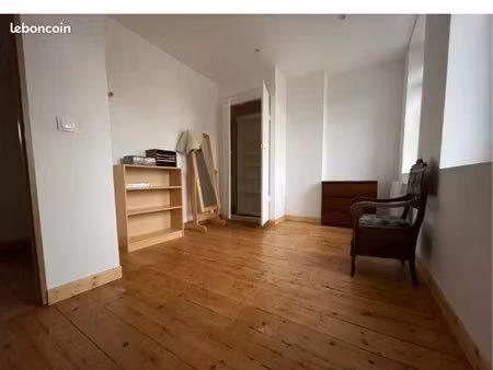 maison de ville rénovée avec courée sur le secteur de lomme