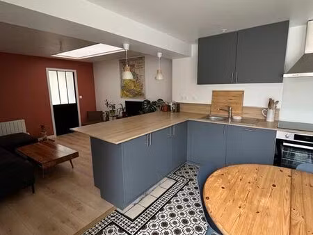 petite maison de 75m2 semi-individuelle avec jardin et rénovée avec goût en campagne 3 cha