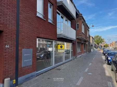 strategisch gelegen handelsruimte in centrum sijsele