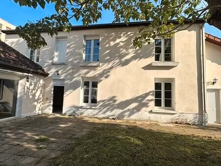troyes maison de ville 170m2 sur terrain clos 300m2