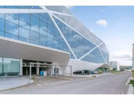2.714 m² de bureaux prêts à l'emploi près de la gare de g...