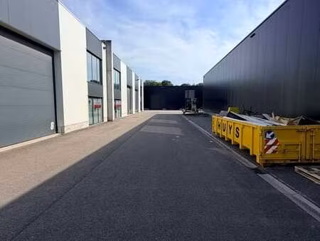 espace de stockage de 375m²