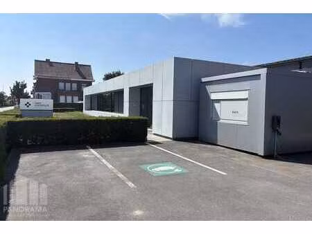 instapklaar bedrijfsgebouw van 1.310 m² te huur op een to...